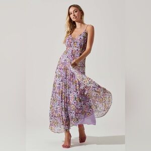 NWT ASTR THE LABEL LORALEE PLEATED FLORAL MAXI DRESS